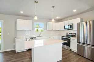 13694 Oasis Ave, Holland, MI 49424 - Photo 7