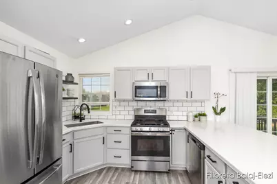 5589 Burlingame Avenue SW, Wyoming, MI 49509 - Photo 7