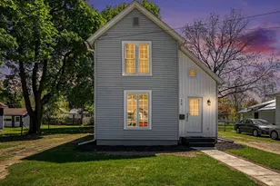 24 W Bernard St, Hartford, MI 49057 - Photo 1