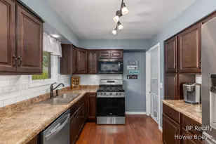 4383 40th St SW, Grandville, MI 49418 - Photo 9