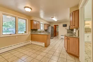 5026 Robinwood Dr, Monroe, MI 48161 - Photo 5