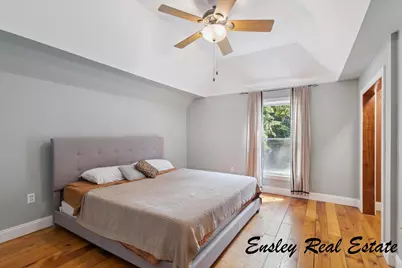 911 Emerald Ave NE, Grand Rapids, MI 49503 - Photo 29