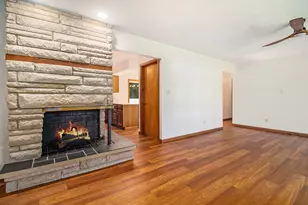 301 Woodland Dr, Buchanan, MI 49107 - Photo 5