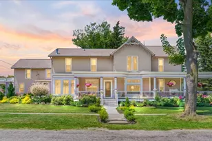 461 5th St, Manistee, MI 49660 - Photo 1