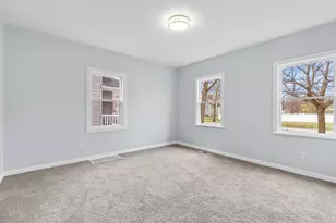143 Park St, Adrian, MI 49221 - Photo 17