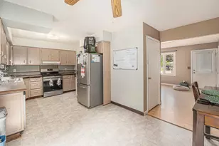 2021 Queens Ct, Muskegon, MI 49445 - Photo 5