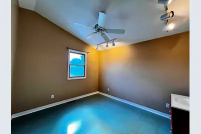 208 S Harrison Street, Ludington, MI 49431 - Photo 7