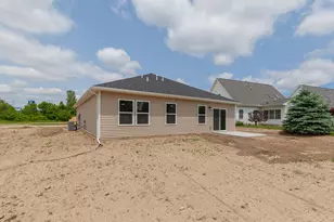 2010 Green Acres Dr, Adrian, MI 49221 - Photo 7