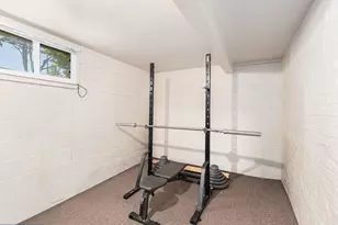 210 N Lavinia St, Ludington, MI 49431 - Photo 37