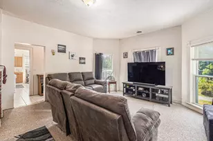 210 N Lavinia St, Ludington, MI 49431 - Photo 7