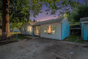 960 33rd St SW, Wyoming, MI 49509 - Photo 1