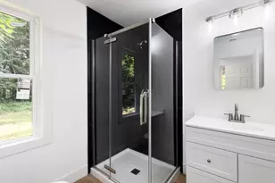 25590 Redfield St, Edwardsburg, MI 49112 - Photo 9