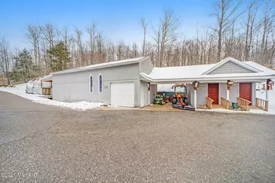 6767 Pleasantview Road, Harbor Springs, MI 49740 - Photo 11