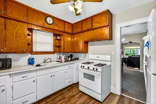 1075 McLaughlin Ave, Muskegon, MI 49442 - Photo 9