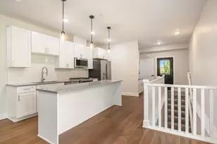 826 Fairview Ave NE, Grand Rapids, MI 49503 - Photo 7