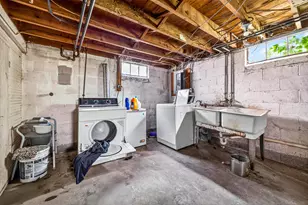 827 W Larch Ave, Muskegon, MI 49441 - Photo 95