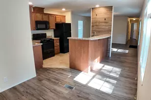 13523 Oaktree Ct, Grand Haven, MI 49417 - Photo 7