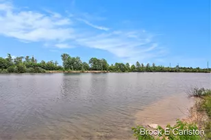 1283 E Ellis Rd, Norton Shores, MI 49441 - Photo 27