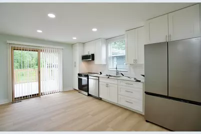 2010 S Benton Center Road, Benton Harbor, MI 49022 - Photo 9