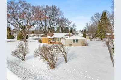 616 Lakeshore Drive, Cadillac, MI 49601 - Photo 3
