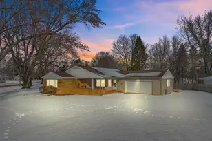 616 Lake Shore Dr, Cadillac, MI 49601 - Photo 1