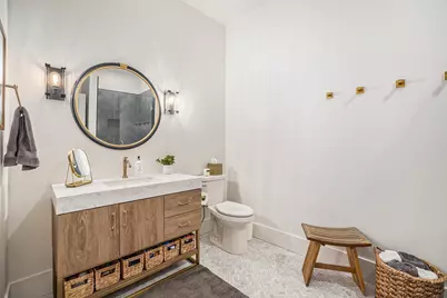 300 Washington Avenue #2, Grand Haven, MI 49417 - Photo 15