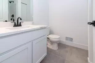 19360 Newburgh Rd, Livonia, MI 48152 - Photo 25