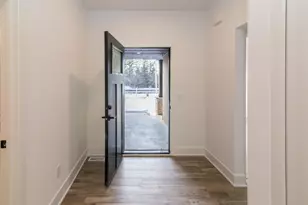 19360 Newburgh Rd, Livonia, MI 48152 - Photo 3