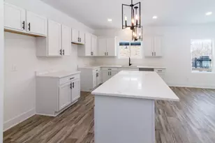 19360 Newburgh Rd, Livonia, MI 48152 - Photo 9