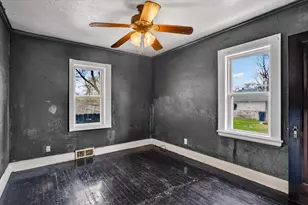 226 E High St, Jackson, MI 49203 - Photo 25