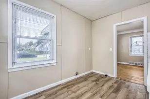 17656 Toepfer Dr, Eastpointe, MI 48021 - Photo 7