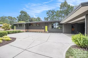 1825 Meadowfield Dr NE, Grand Rapids, MI 49505 - Photo 9