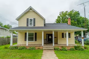 208 E Prairie Ronde St, Dowagiac, MI 49047 - Photo 1