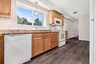 8687 Lilac Ln, Berrien Springs, MI 49103 - Photo 17