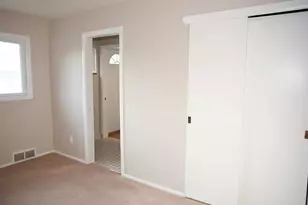 14255 Cavell St, Livonia, MI 48154 - Photo 13