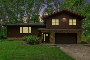 8892 Maplewood Dr, Berrien Springs, MI 49103 - Photo 3