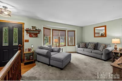 699 Lincoln Lake Avenue NE, Lowell, MI 49331 - Photo 5