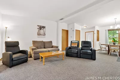 5621 Pine Island Drive NE, Comstock Park, MI 49321 - Photo 7