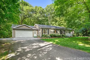 5621 Pine Island Dr NE, Comstock Park, MI 49321 - Photo 1