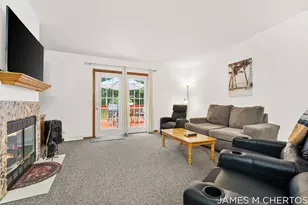 5621 Pine Island Dr NE, Comstock Park, MI 49321 - Photo 9