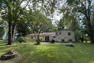 3584 W Maple Rd, Wixom, MI 48393 - Photo 13