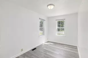 206 W North St, Albion, MI 49224 - Photo 9