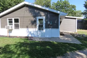 70293 Sheridan Dr, Edwardsburg, MI 49112 - Photo 1
