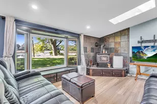 585 Norvell Beach Dr, Brooklyn, MI 49230 - Photo 9