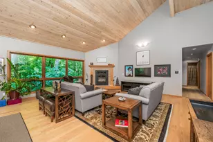 7217 Hawthorn Valley Ave, Kalamazoo, MI 49009 - Photo 5