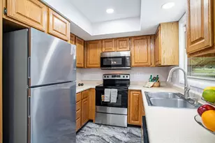 510 East Dr, Marshall, MI 49068 - Photo 9