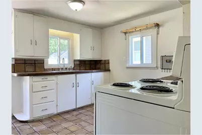 379 Western Avenue, Benton Harbor, MI 49022 - Photo 9