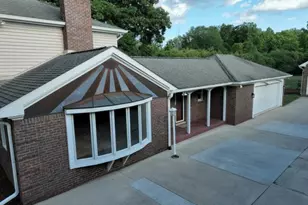 8415 Bridge Rd, Grosse Ile, MI 48138 - Photo 3