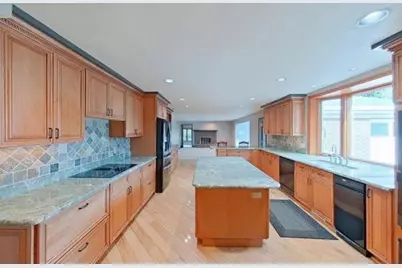 8415 Bridge Road, Grosse Ile, MI 48138 - Photo 21