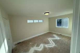 1860 Kreft St NE, Grand Rapids, MI 49525 - Photo 9